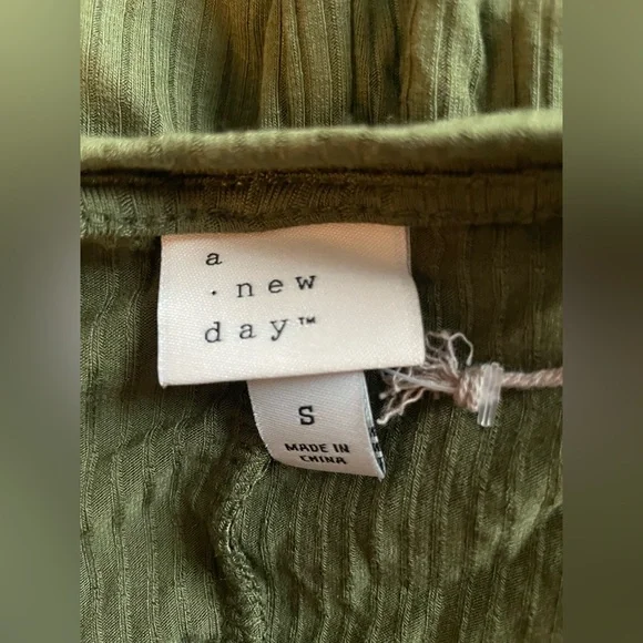 A New Day Women Green Soft Mid Dress Size Small - Picture 7 of 9